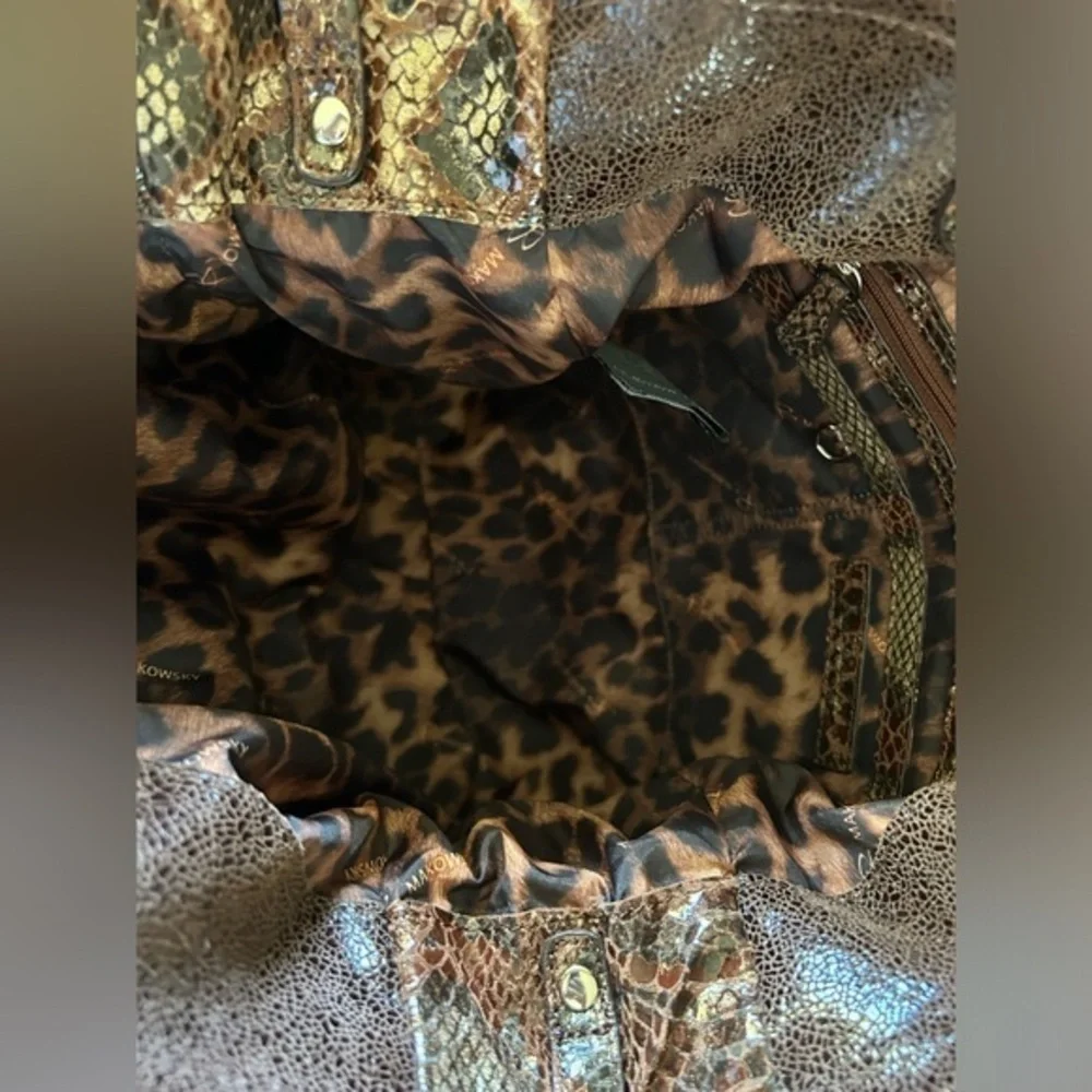 B. Makowsky shiny brown /black scale print leather crossbody purse /shoulder bag